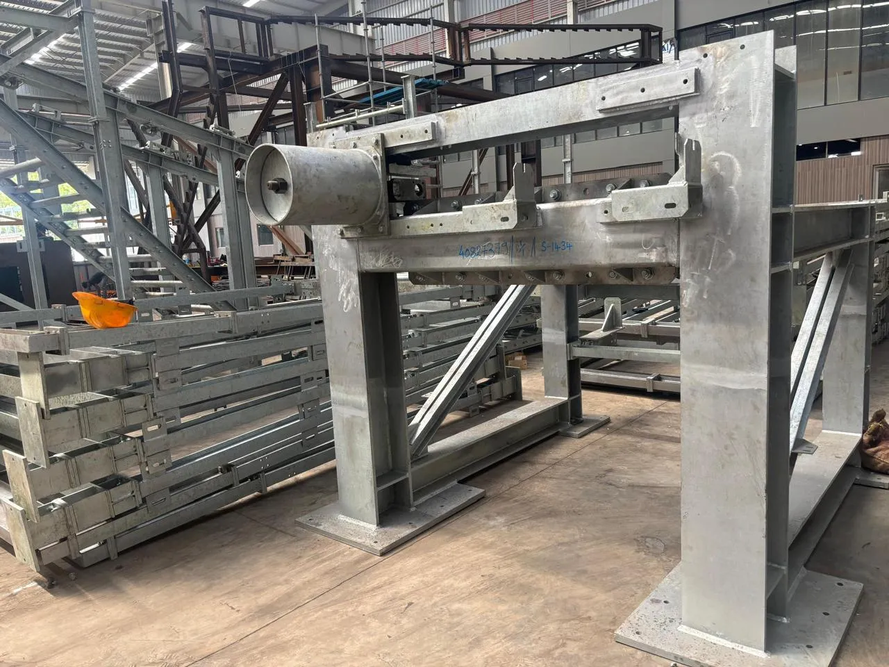 Belt storage and conveyor brackets, 14 m diameter road tunnel, Mumbai